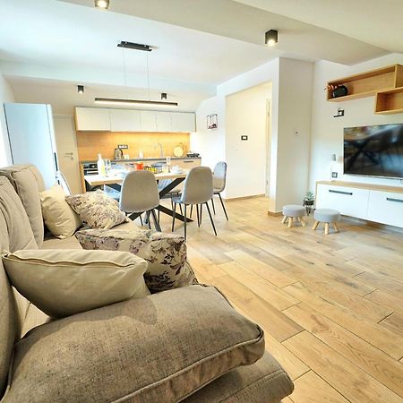 Apartments Lipa Plac Постойна Екстериор снимка