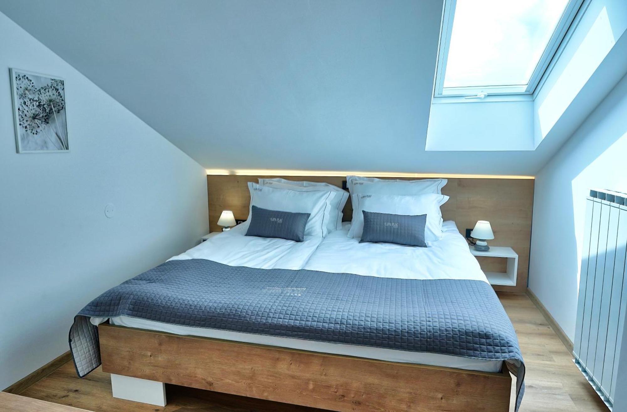 Apartments Lipa Plac Постойна Екстериор снимка