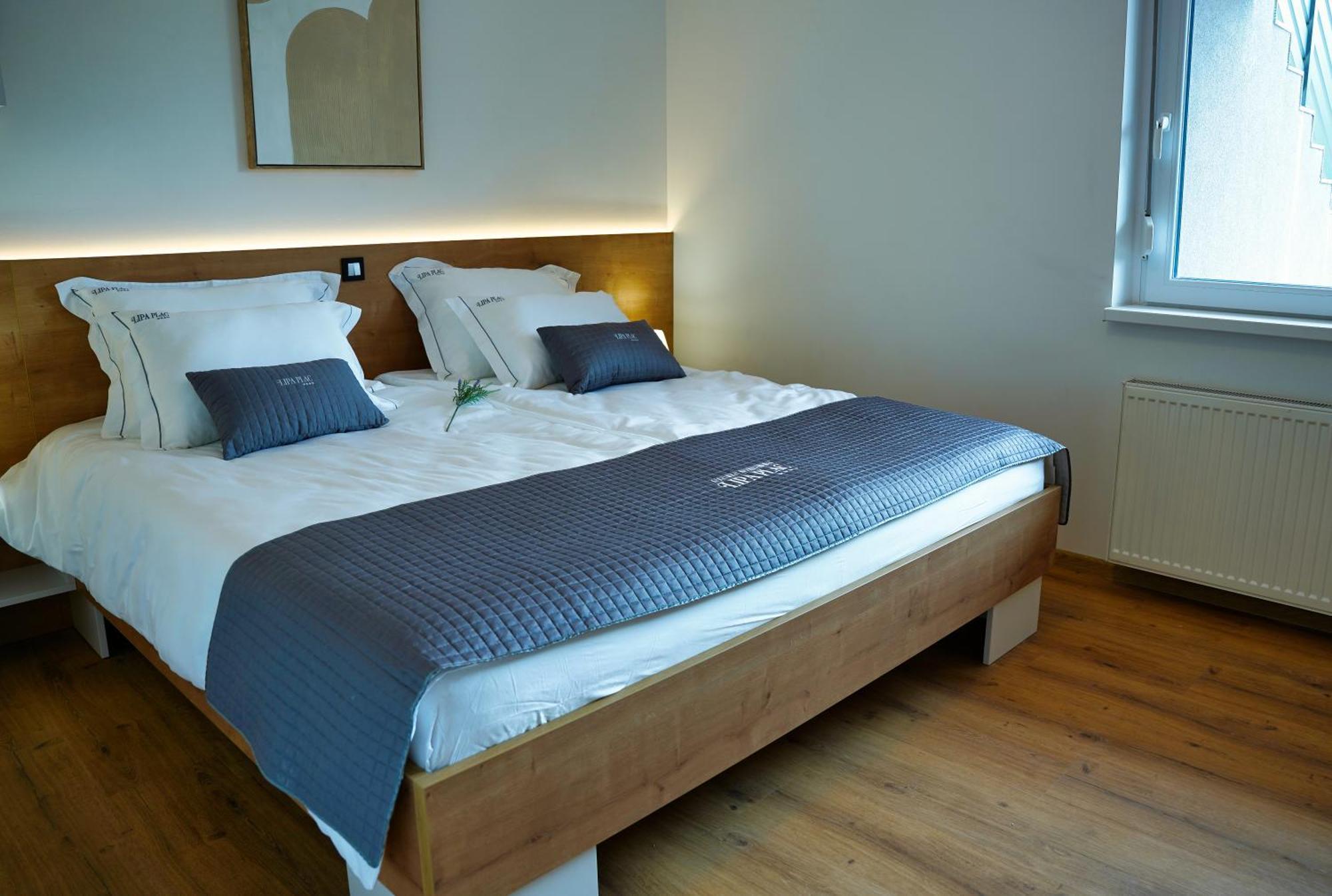 Apartments Lipa Plac Постойна Екстериор снимка