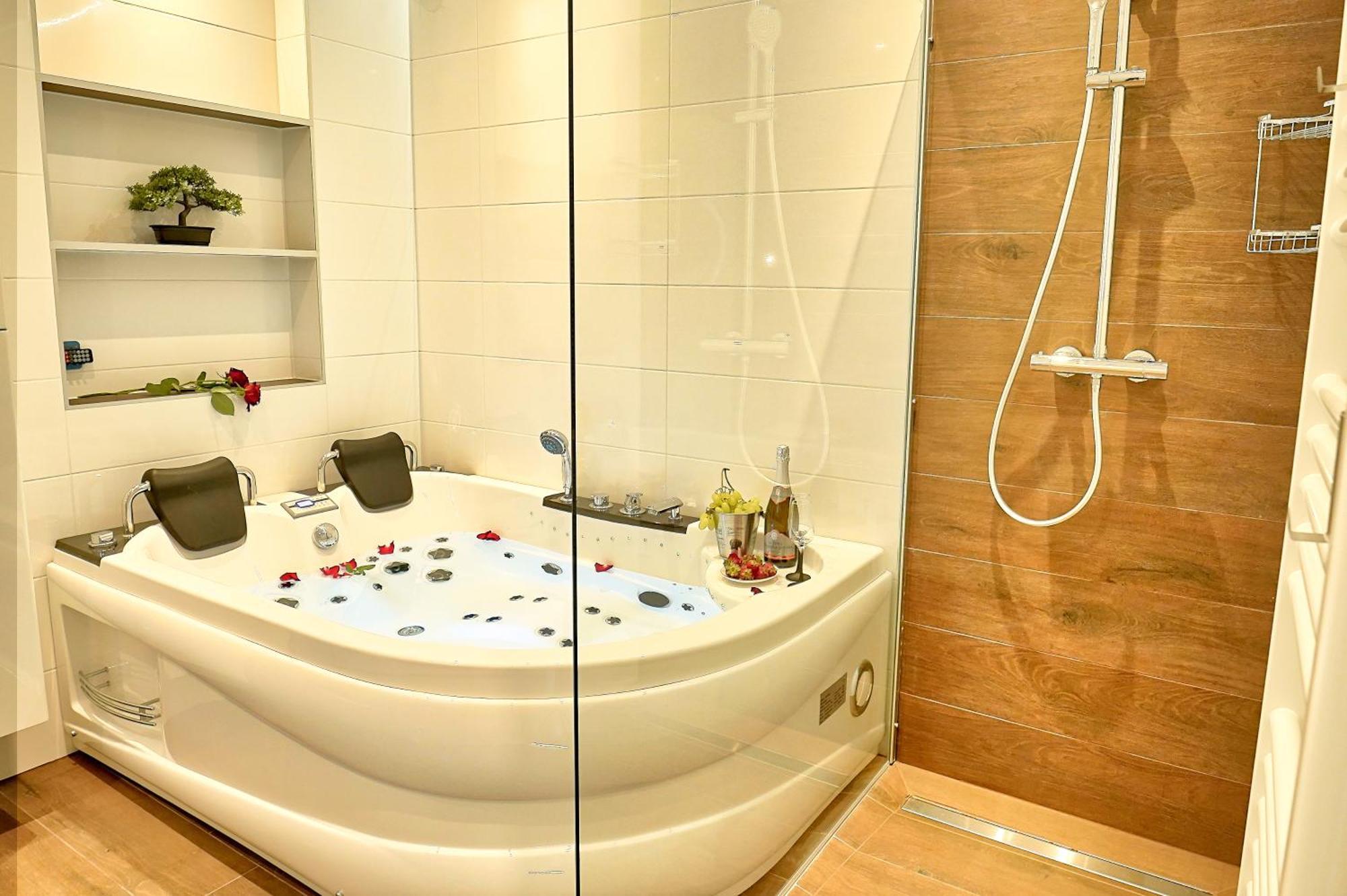 Apartments Lipa Plac Постойна Екстериор снимка