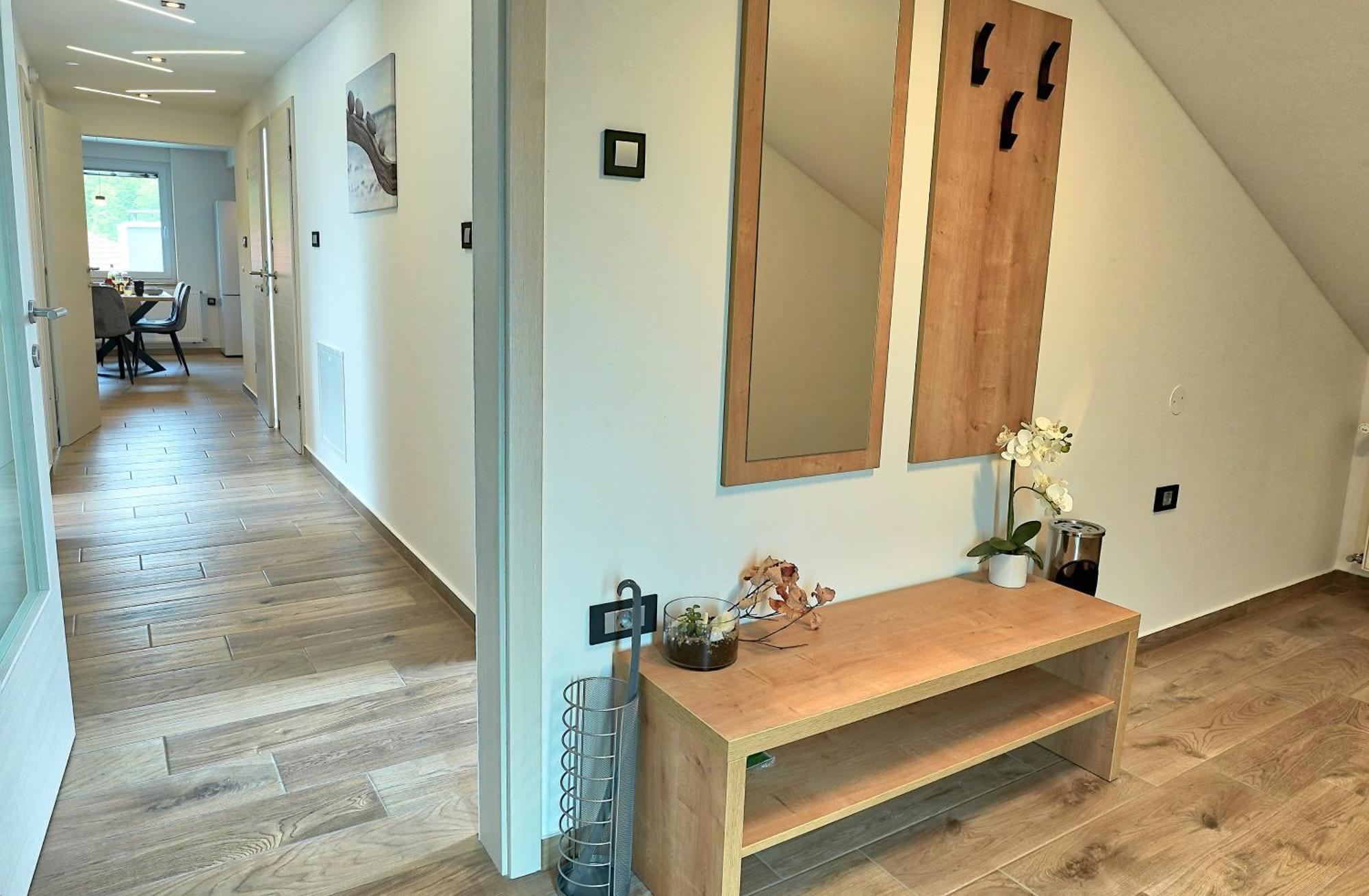 Apartments Lipa Plac Постойна Екстериор снимка